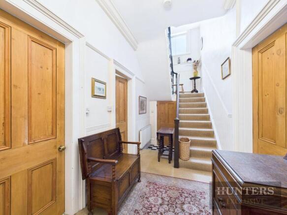 5 bed Town House for sale Image 12