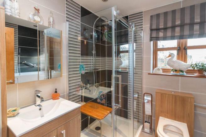 Annexe shower ...