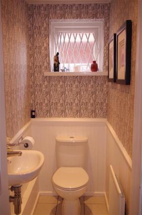 Cloakroom Off