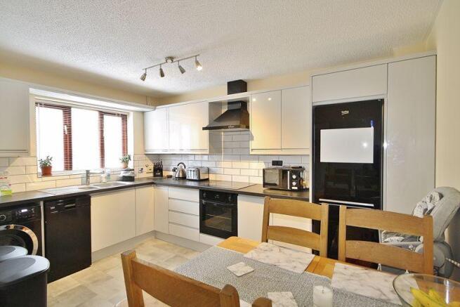 Kitchen/Dining...