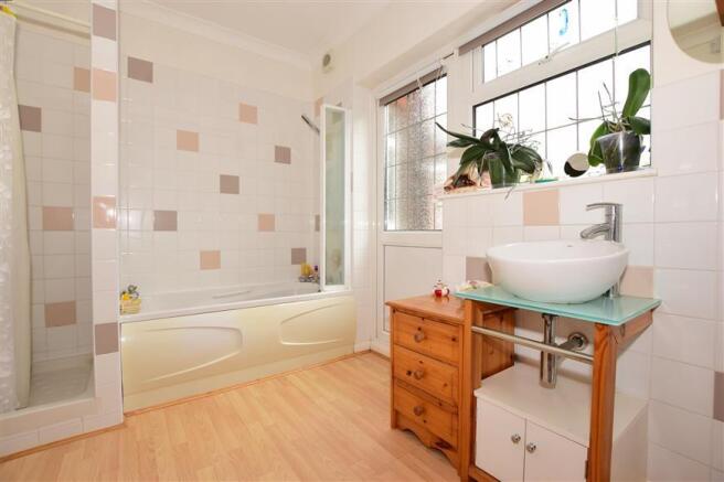 En-Suite Bathroom