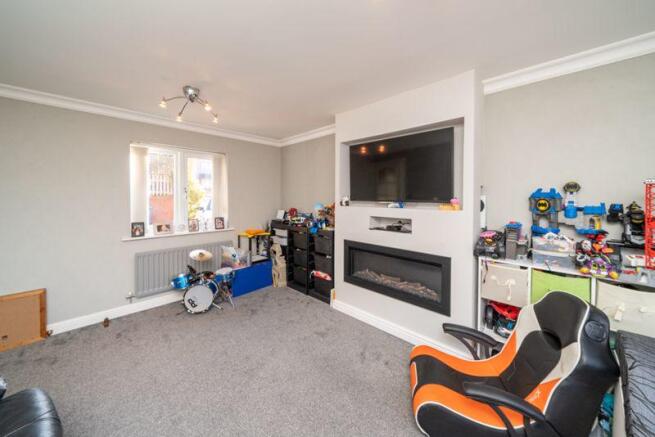 FAMILY SITTING ROOM