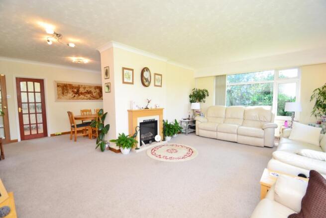 Sitting/Dining Room