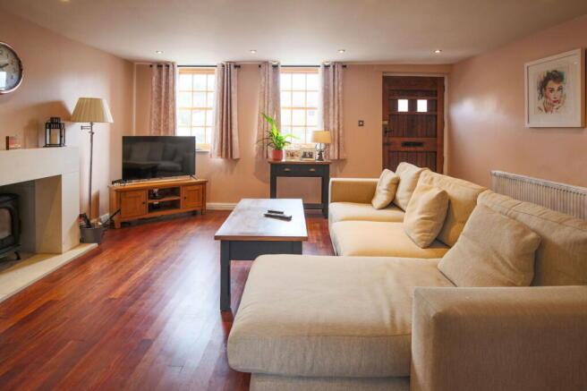 5 bed Detached for sale Image 5