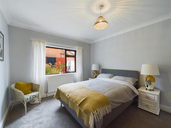 2 bed Detached for sale Image 7