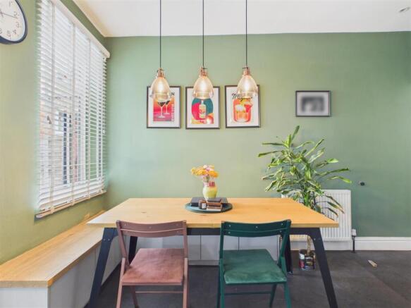 4 bed Terraced for sale Image 8