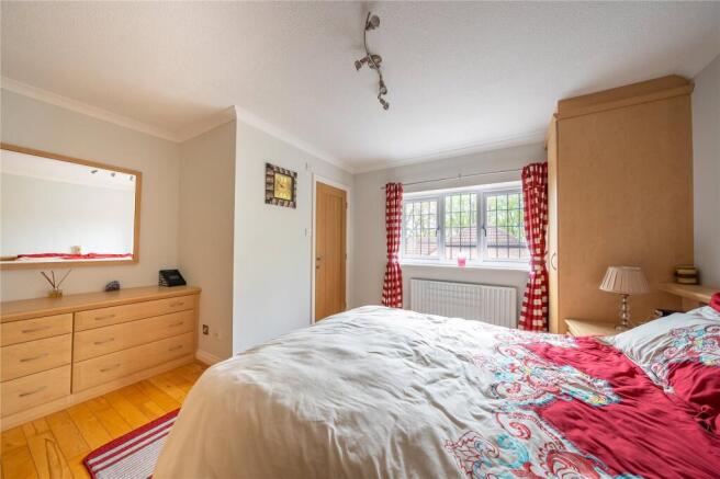 4 bed Detached for sale Image 9