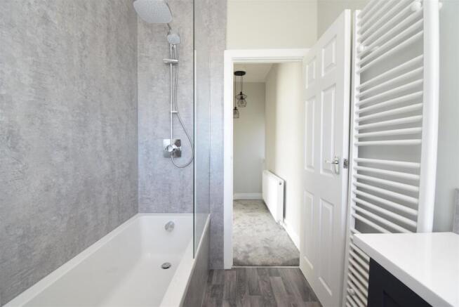 2 bed End of Terrace to rent Image 8