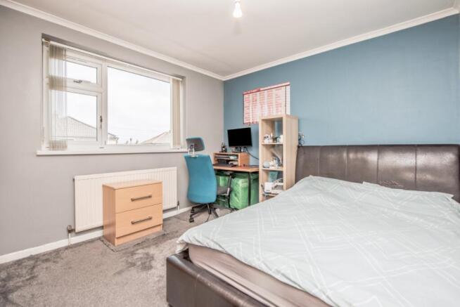 5 bed Semi-Detached for sale Image 7