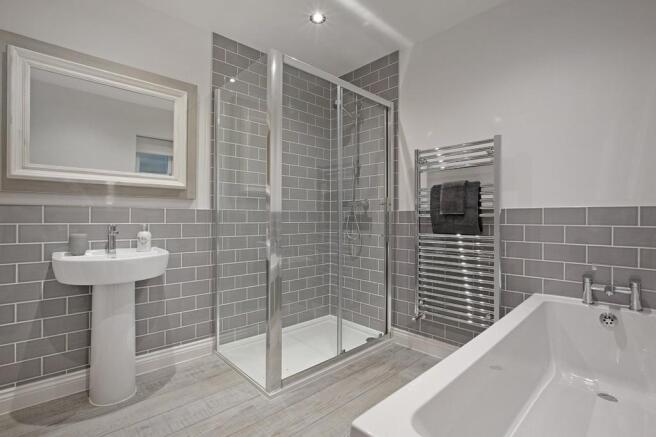 En Suite Bathroom...