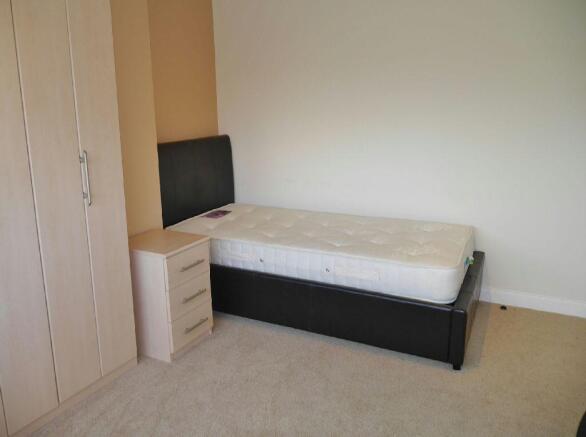 Bedroom 2 photo 2