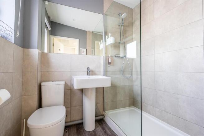 2 bed Apartment to rent Image 9