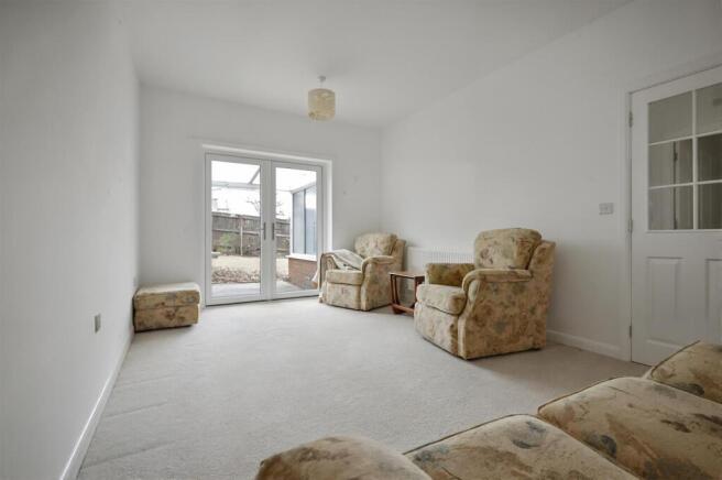 Lounge a.jpg