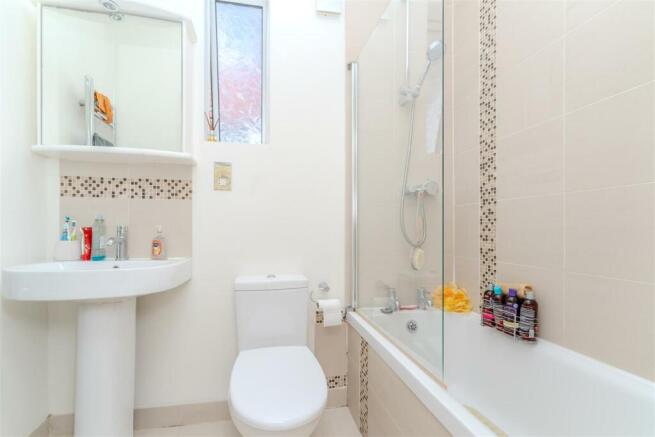 bathroom 2.jpg