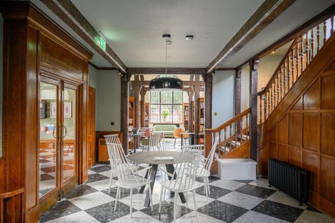 2 bed Apartment for sale Image 12