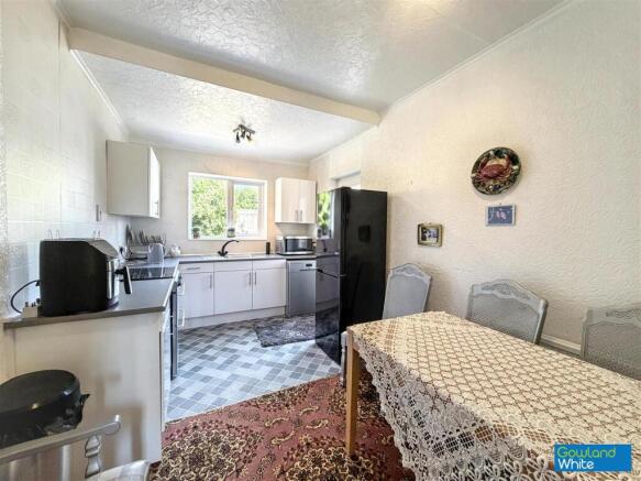 4 bed Semi-Detached for sale Image 5