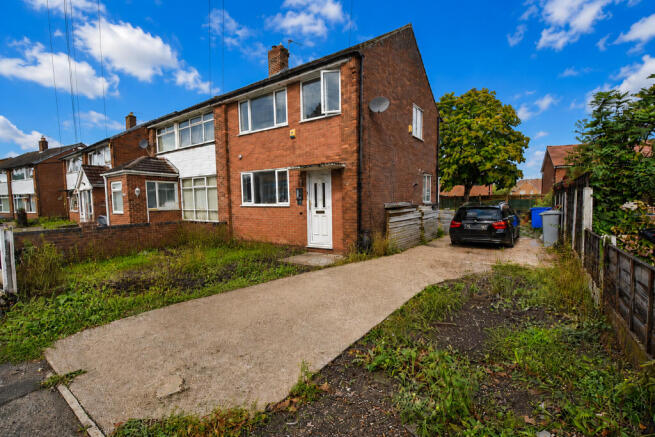 3 bed semi-detached house for sale