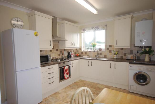 10 Kennedy Road, Hol