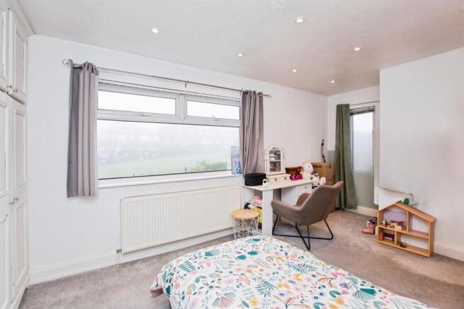 2 bed Semi-Detached for sale Image 9