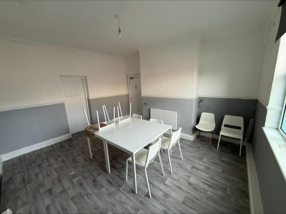 1 bed House Share to rent Image 4