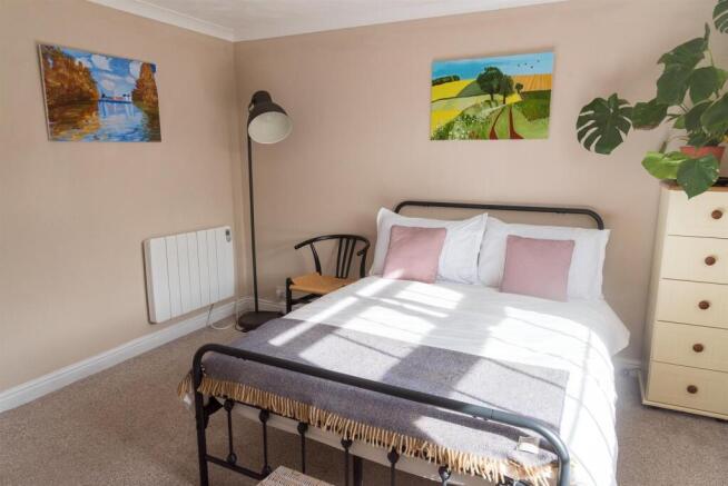 2 bed Detached Bungalow for sale Image 12