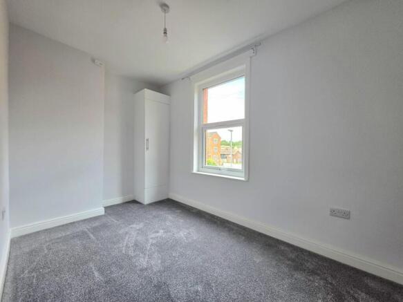 2 bed Terraced to rent Image 7