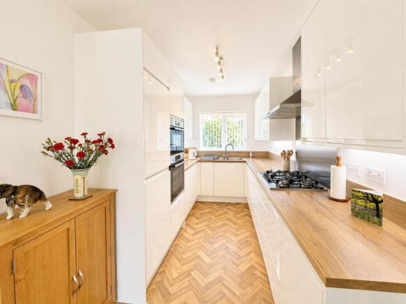 14 Foundry Rise - kitchen..jpeg