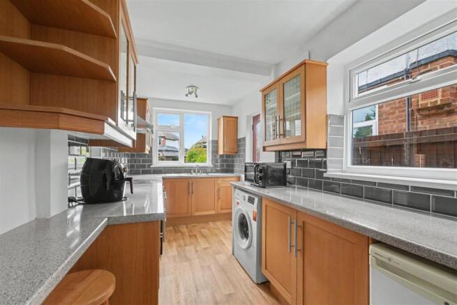 Kitchen_2.jpeg
