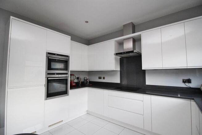 Kitchen 6.JPG