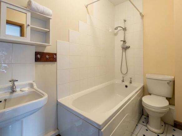 1 bed Ground Flat for sale Image 7