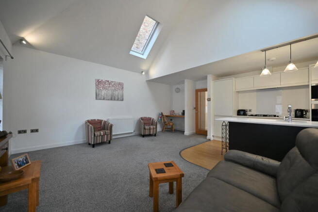 1 bed Apartment to rent Image 6