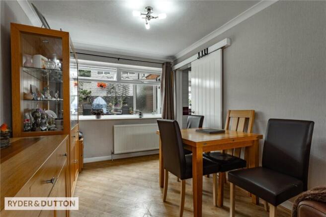 3 bed Town House for sale Image 11
