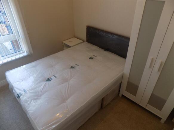3 bed Terraced to rent Image 10