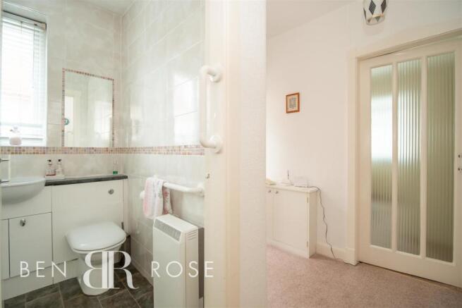 Shower Room/Hallway