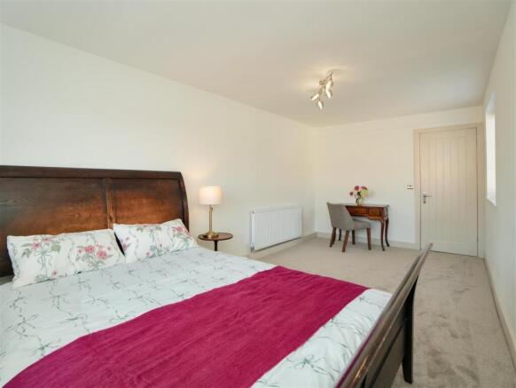 2 bed Semi-Detached Bungalow for sale Image 12