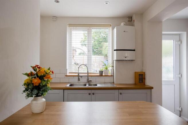 2 bed Semi-Detached for sale Image 9