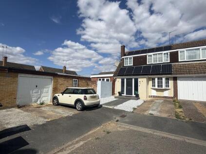 Bideford Close, Northampton, NN3