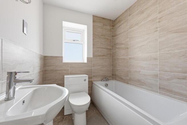 4 bed Detached for sale Image 11