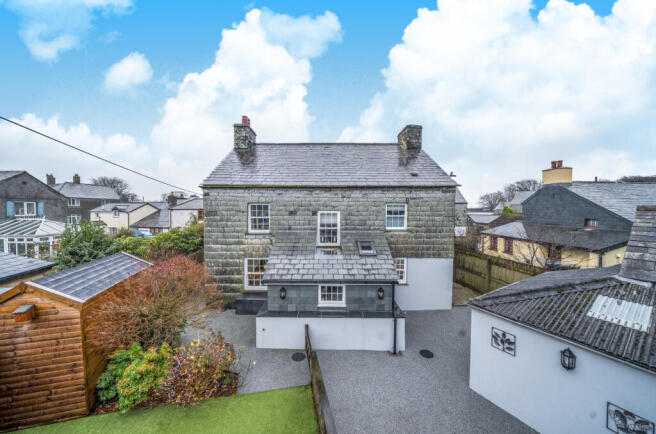 1382745-1-6936fbe...