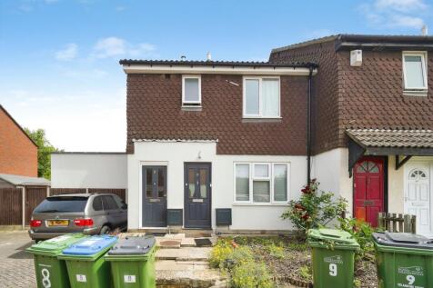 Celandine Drive, London, SE28
