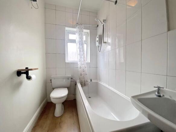 3 bed Terraced to rent Image 8