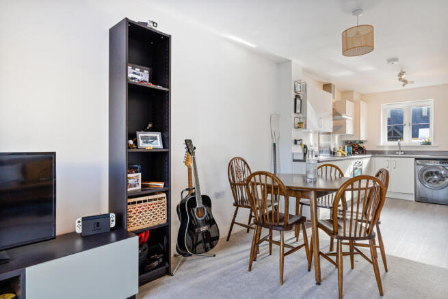 13 Dining Area 28 Barton Way