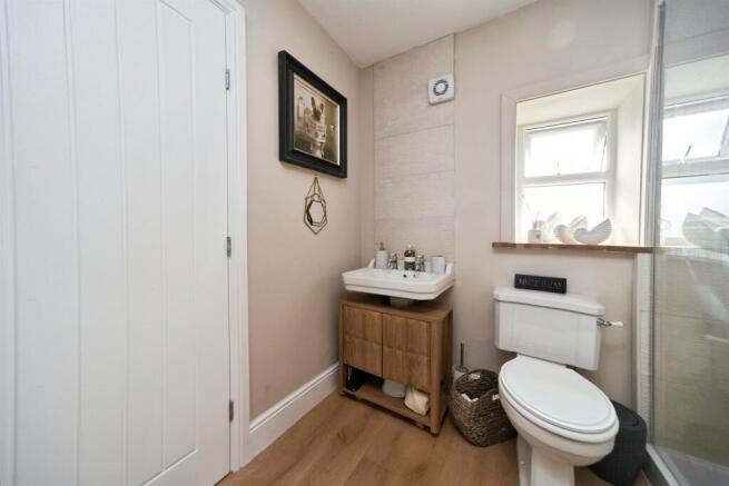 3 bed Terraced for sale Image 11
