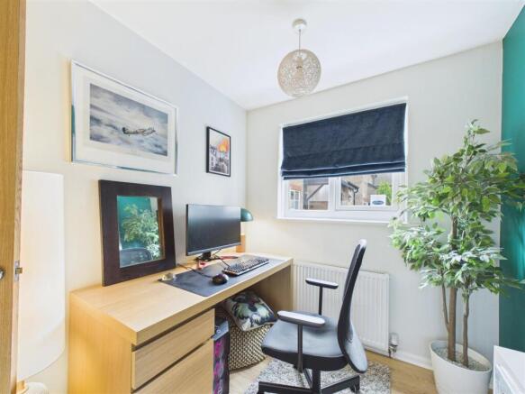 2 bed Apartment for sale Image 11