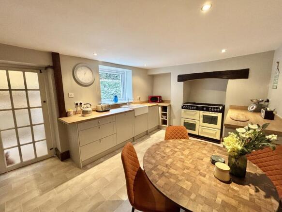 Kitchen/ dining room