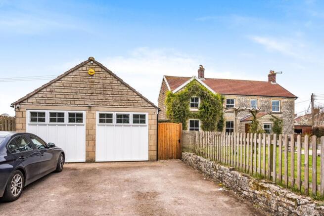 This former garage h