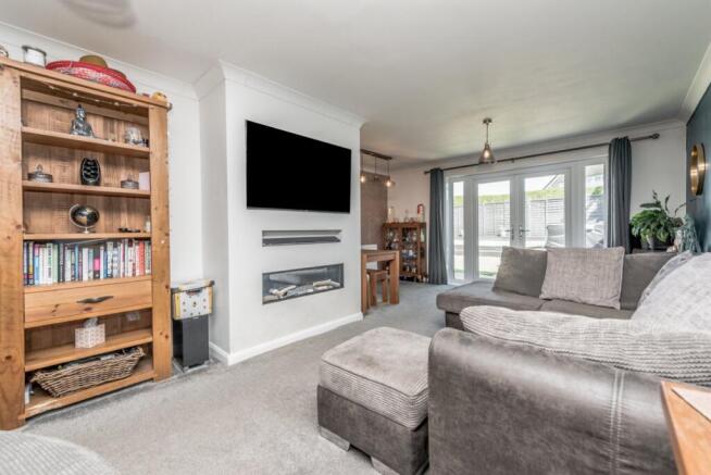 3 bed Semi-Detached for sale Image 8
