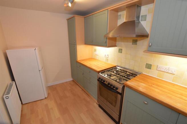 2 bed Apartment to rent Image 4