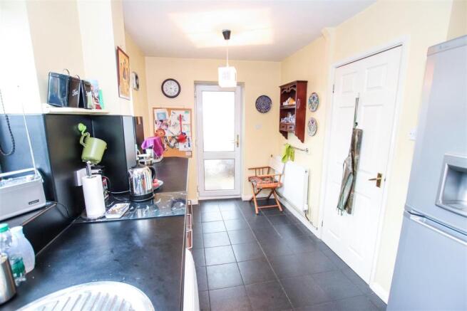 FITTED KITCHEN / BREAKFAST ROOM