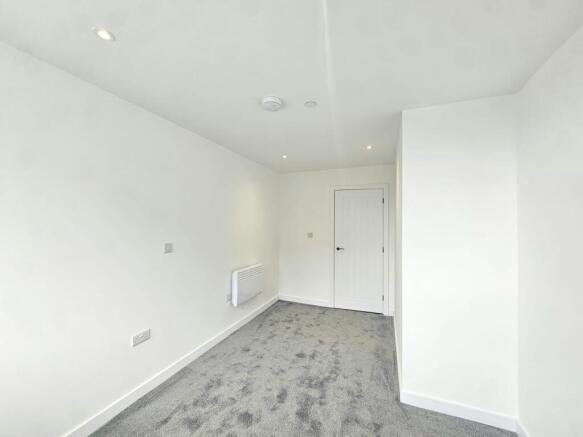 2 bed Apartment to rent Image 9